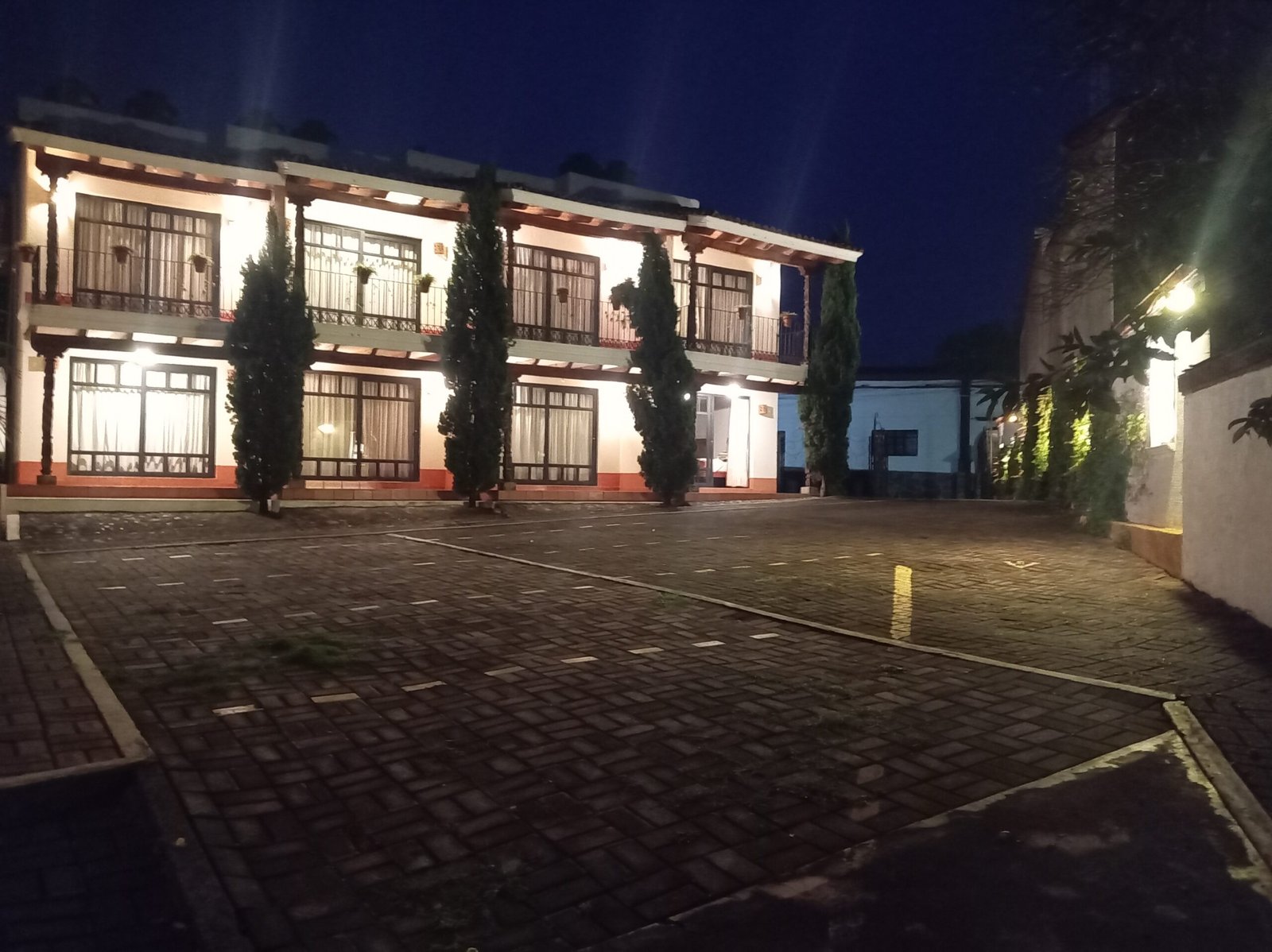 Estacionamiento principal de Posada Jaluli